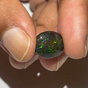 Stunning Ethiopian Black Opal – High-Quality Play of Color with Dark Body Tone
